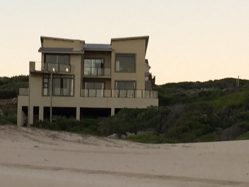 Oyster Bay Beach House Exterior photo